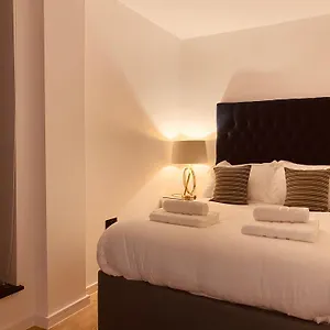  Apartment Spacious 3 Bed With Terrace United Kingdom