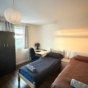  Apartment Upton Park - House United Kingdom