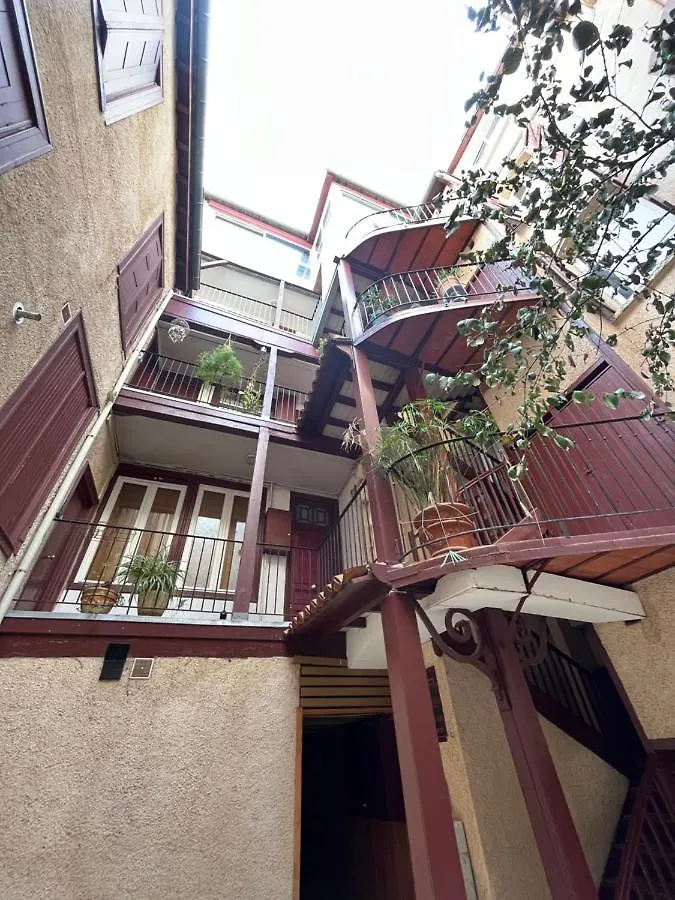 O Toulouse Apartment 0*,